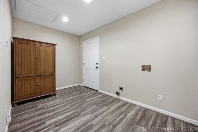 806 S Hickory Street, Nowata, OK 74048