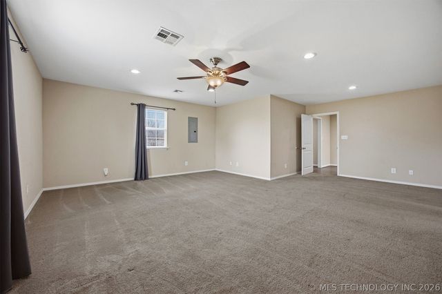 806 S Hickory Street, Nowata, OK 74048