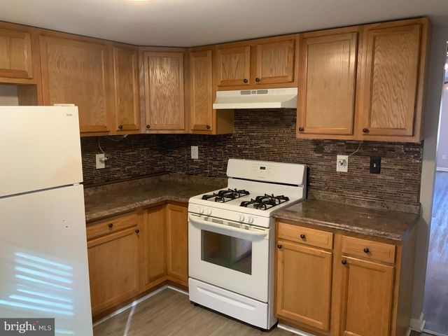 228 ORANGE ST, Gloucester City, NJ 08030