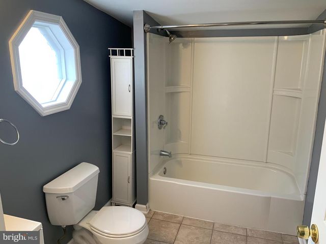 228 ORANGE ST, Gloucester City, NJ 08030