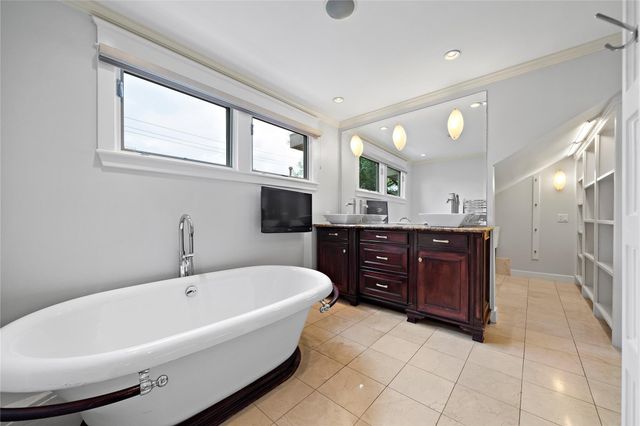 3404 Audubon Place, Houston, TX 77006