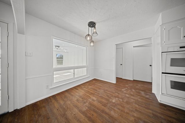 203 Oak Forest Trail, Euless, TX 76039