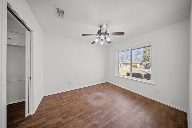 203 Oak Forest Trail, Euless, TX 76039