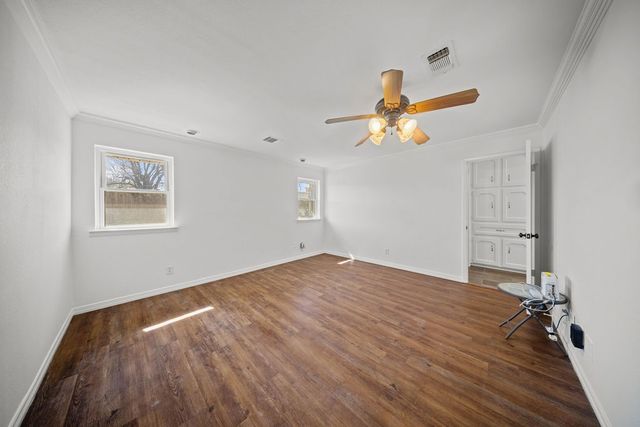 203 Oak Forest Trail, Euless, TX 76039