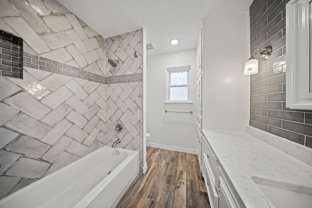 203 Oak Forest Trail, Euless, TX 76039