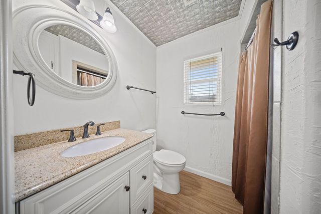 203 Oak Forest Trail, Euless, TX 76039