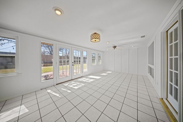 203 Oak Forest Trail, Euless, TX 76039