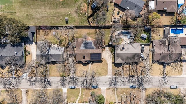 203 Oak Forest Trail, Euless, TX 76039