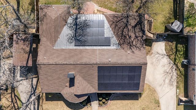 203 Oak Forest Trail, Euless, TX 76039