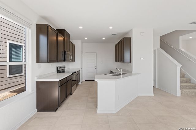 7551 FISHBOWL LANE, San Antonio, TX 78253