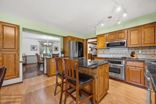 1799 Woodsfield DRIVE, Richfield, WI 53076
