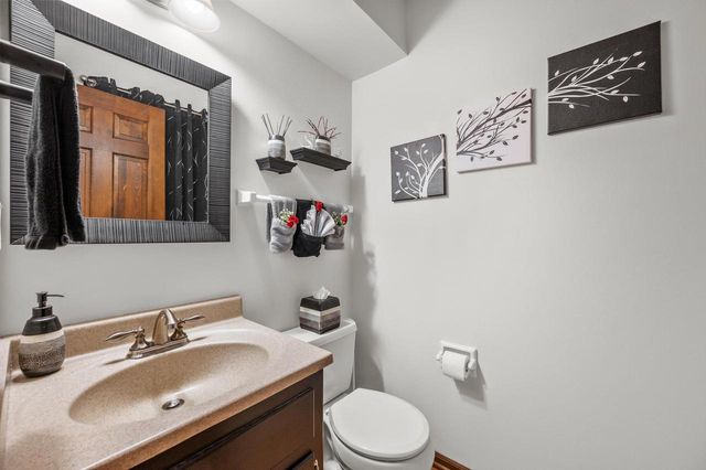 1799 Woodsfield DRIVE, Richfield, WI 53076