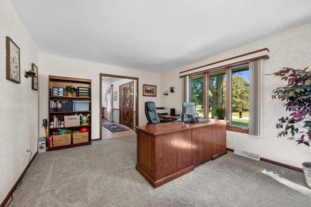 1799 Woodsfield DRIVE, Richfield, WI 53076