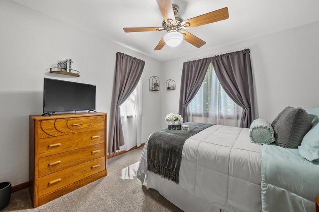 1799 Woodsfield DRIVE, Richfield, WI 53076