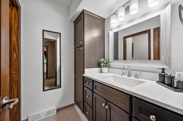 1799 Woodsfield DRIVE, Richfield, WI 53076