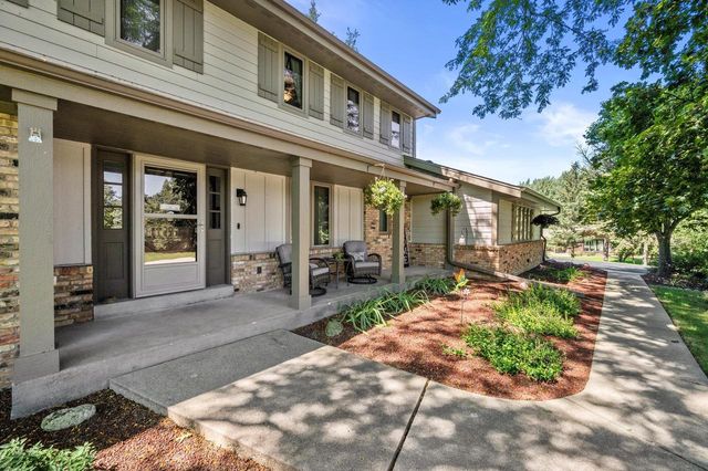 1799 Woodsfield DRIVE, Richfield, WI 53076