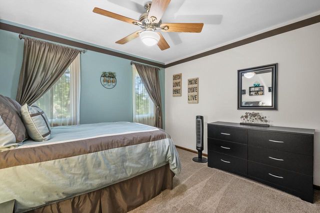 1799 Woodsfield DRIVE, Richfield, WI 53076