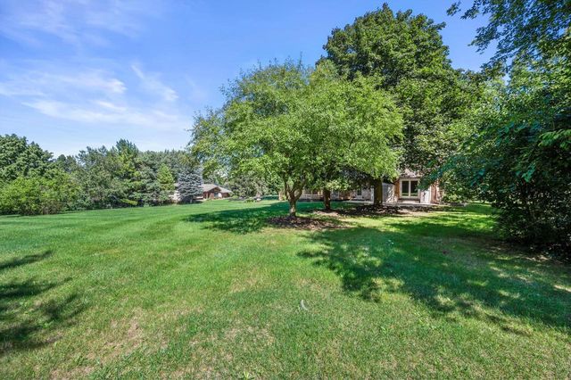 1799 Woodsfield DRIVE, Richfield, WI 53076