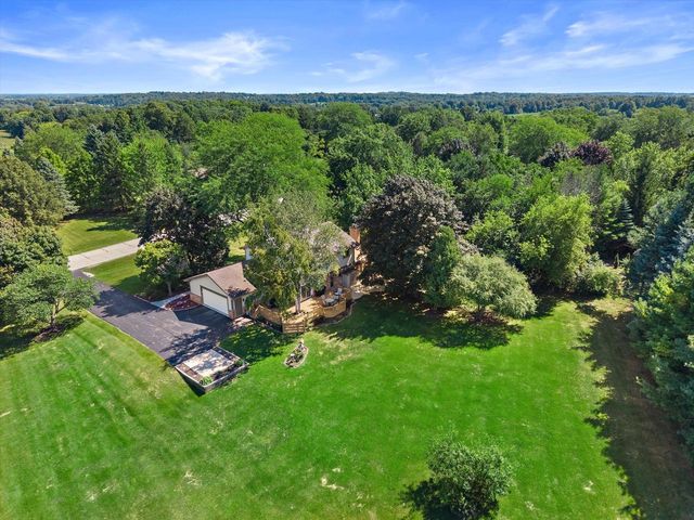 1799 Woodsfield DRIVE, Richfield, WI 53076