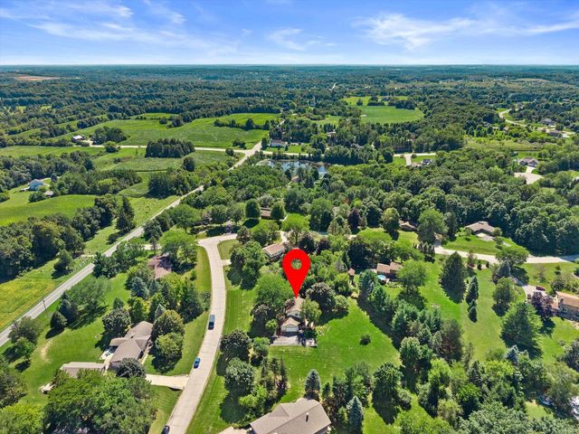 1799 Woodsfield DRIVE, Richfield, WI 53076