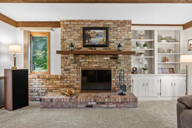 1799 Woodsfield DRIVE, Richfield, WI 53076