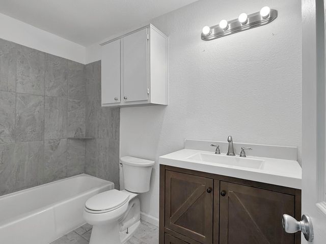 403 Fantail LOOP A, Lakeway, TX 78734
