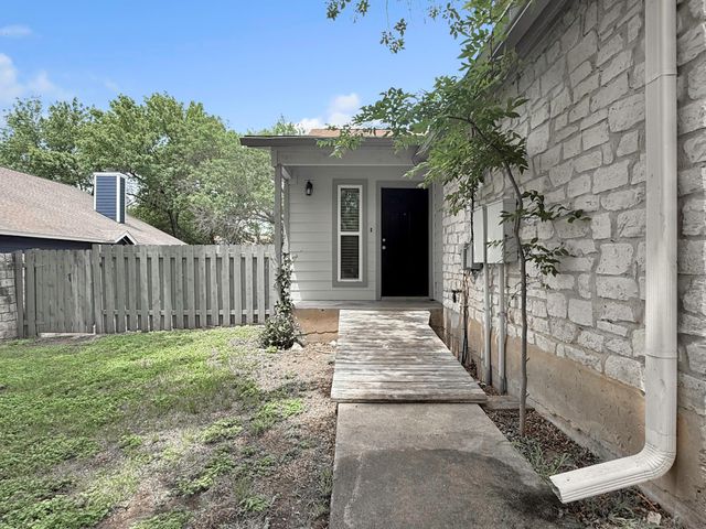 403 Fantail LOOP A, Lakeway, TX 78734