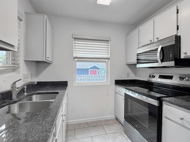 403 Fantail LOOP A, Lakeway, TX 78734