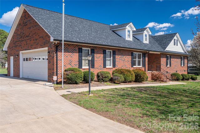 2515 Myra Lane, Lincolnton, NC 28092