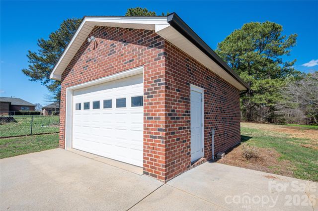 2515 Myra Lane, Lincolnton, NC 28092