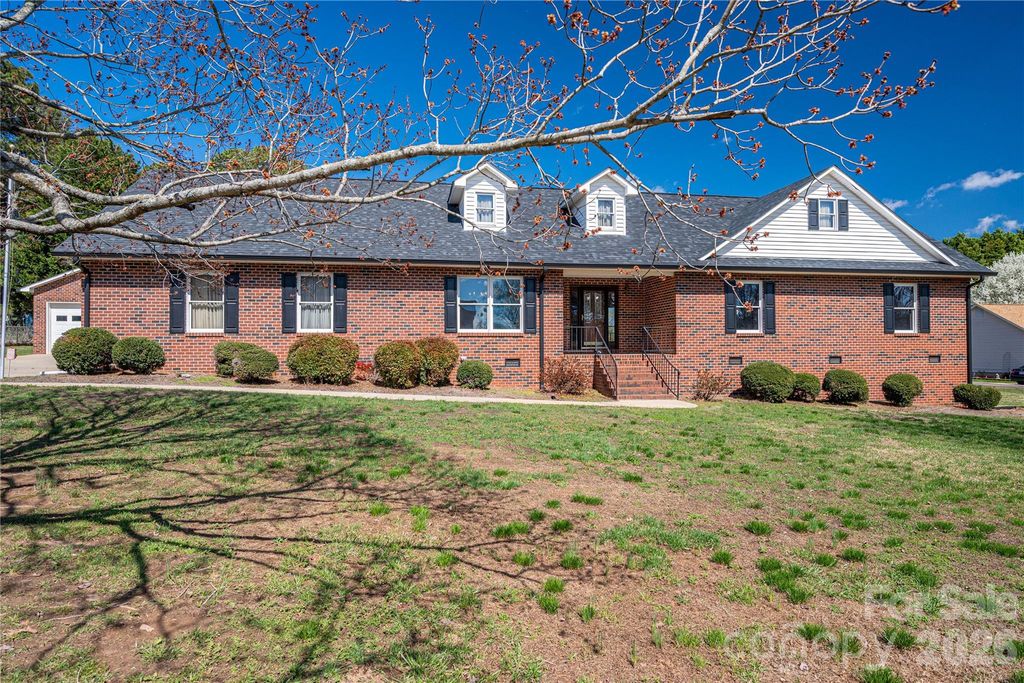 2515 Myra Lane, Lincolnton, NC 28092