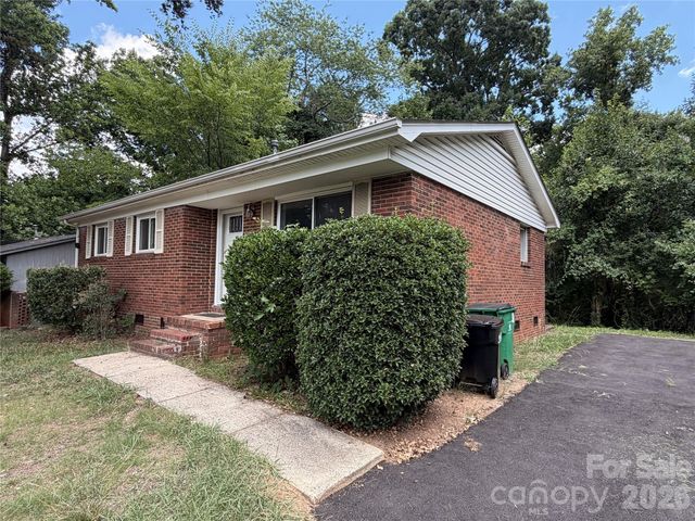 2824 Cedarhurst Drive, Charlotte, NC 28269