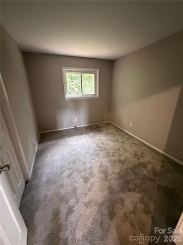 2824 Cedarhurst Drive, Charlotte, NC 28269