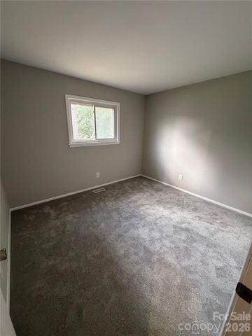 2824 Cedarhurst Drive, Charlotte, NC 28269
