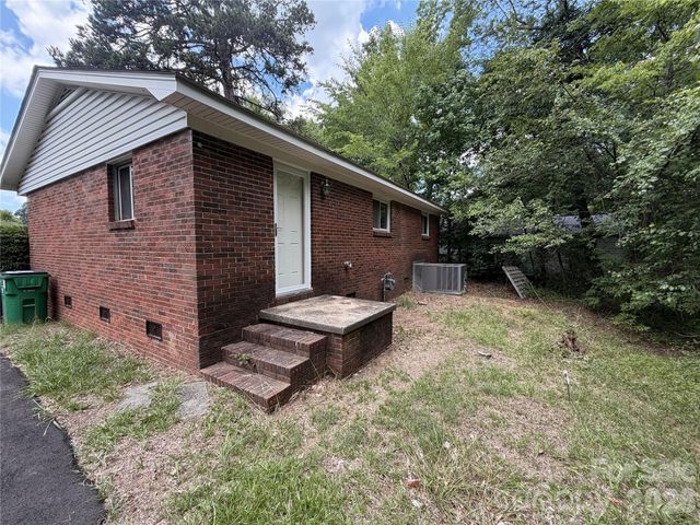 2824 Cedarhurst Drive, Charlotte, NC 28269