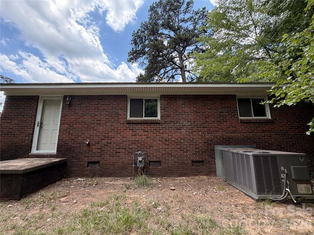 2824 Cedarhurst Drive, Charlotte, NC 28269