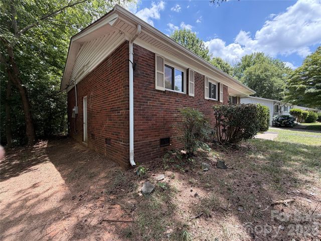 2824 Cedarhurst Drive, Charlotte, NC 28269
