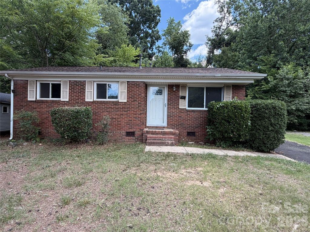 2824 Cedarhurst Drive, Charlotte, NC 28269