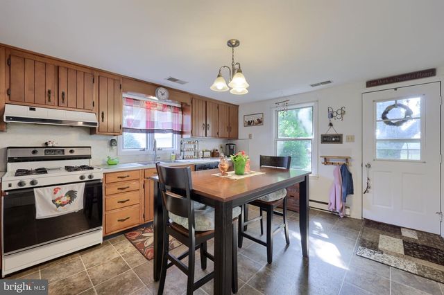 1323 CHURCH ST, Lititz, PA 17543