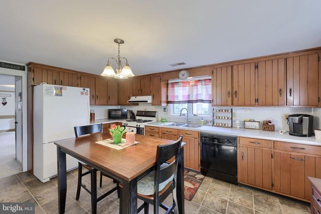 1323 CHURCH ST, Lititz, PA 17543