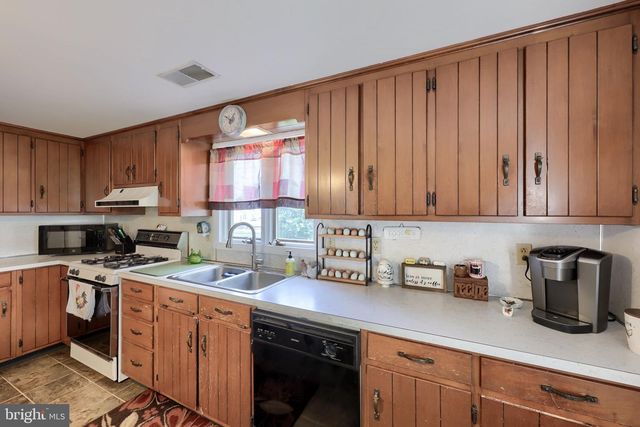 1323 CHURCH ST, Lititz, PA 17543