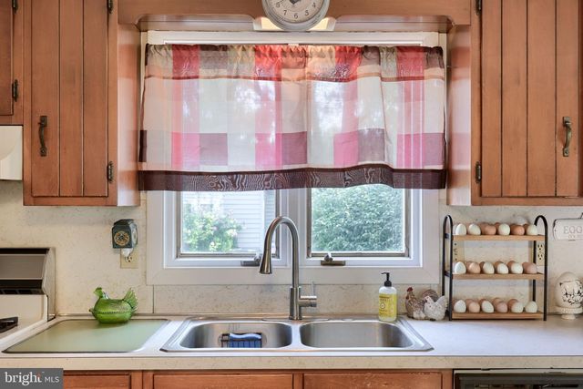 1323 CHURCH ST, Lititz, PA 17543