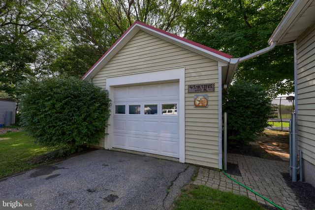 1323 CHURCH ST, Lititz, PA 17543