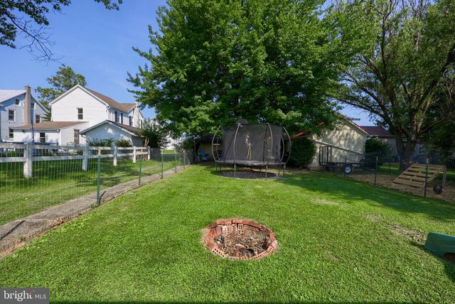 1323 CHURCH ST, Lititz, PA 17543