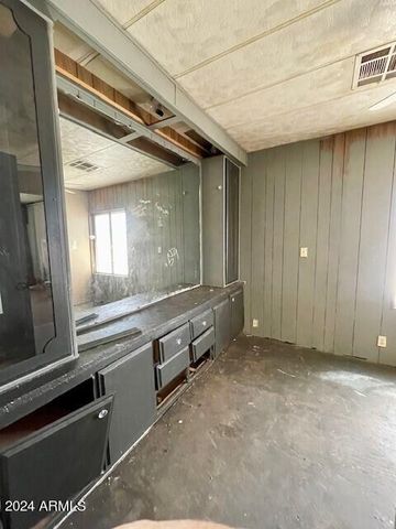 7214 S 42ND Street, Phoenix, AZ 85042