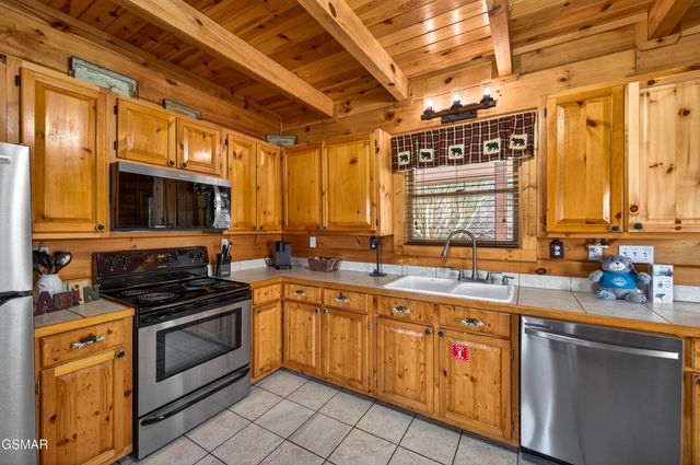 2613 Willow Heights Way, Sevierville, TN 37876