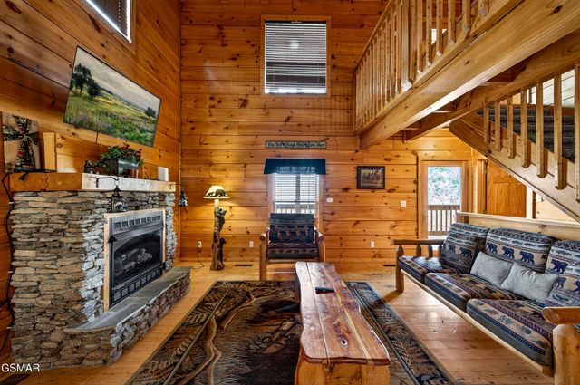 2613 Willow Heights Way, Sevierville, TN 37876