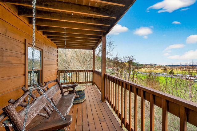 2613 Willow Heights Way, Sevierville, TN 37876