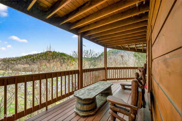 2613 Willow Heights Way, Sevierville, TN 37876