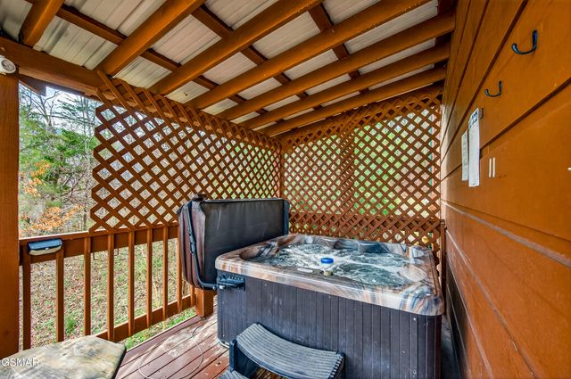 2613 Willow Heights Way, Sevierville, TN 37876